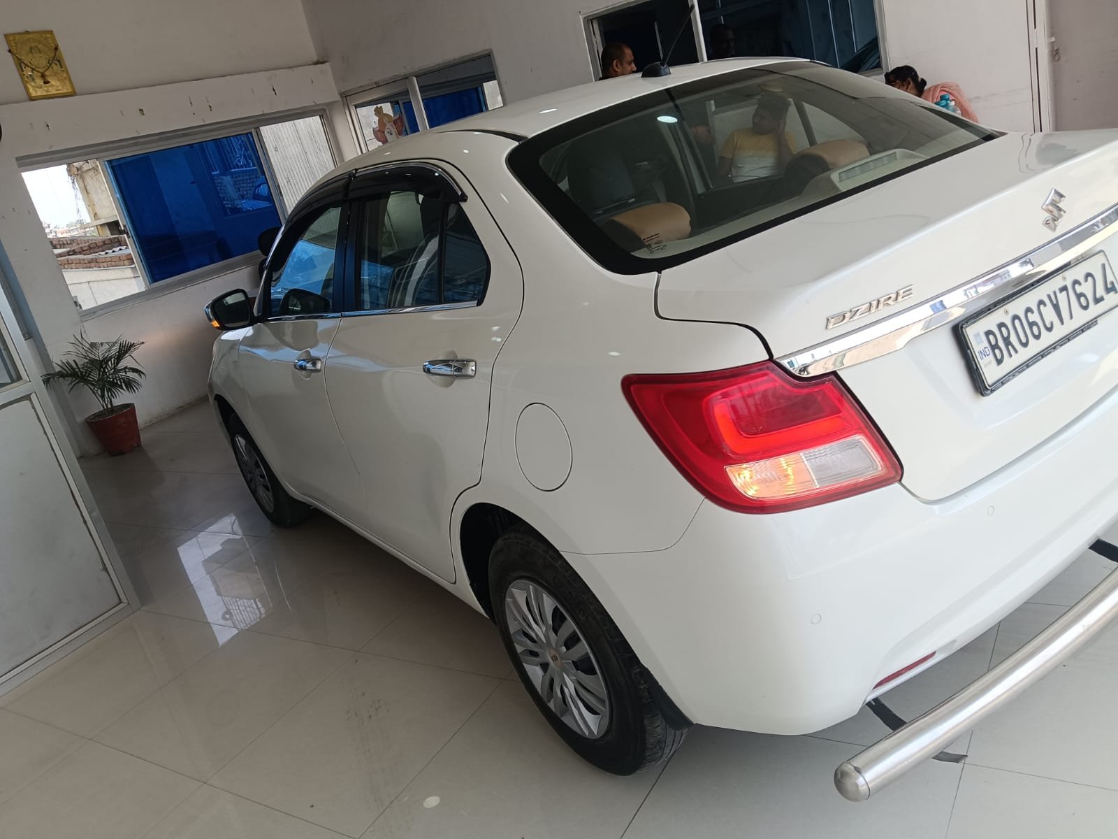 MARUTI SUZUKI DZIRE VXI 1.2L ISS 5MT