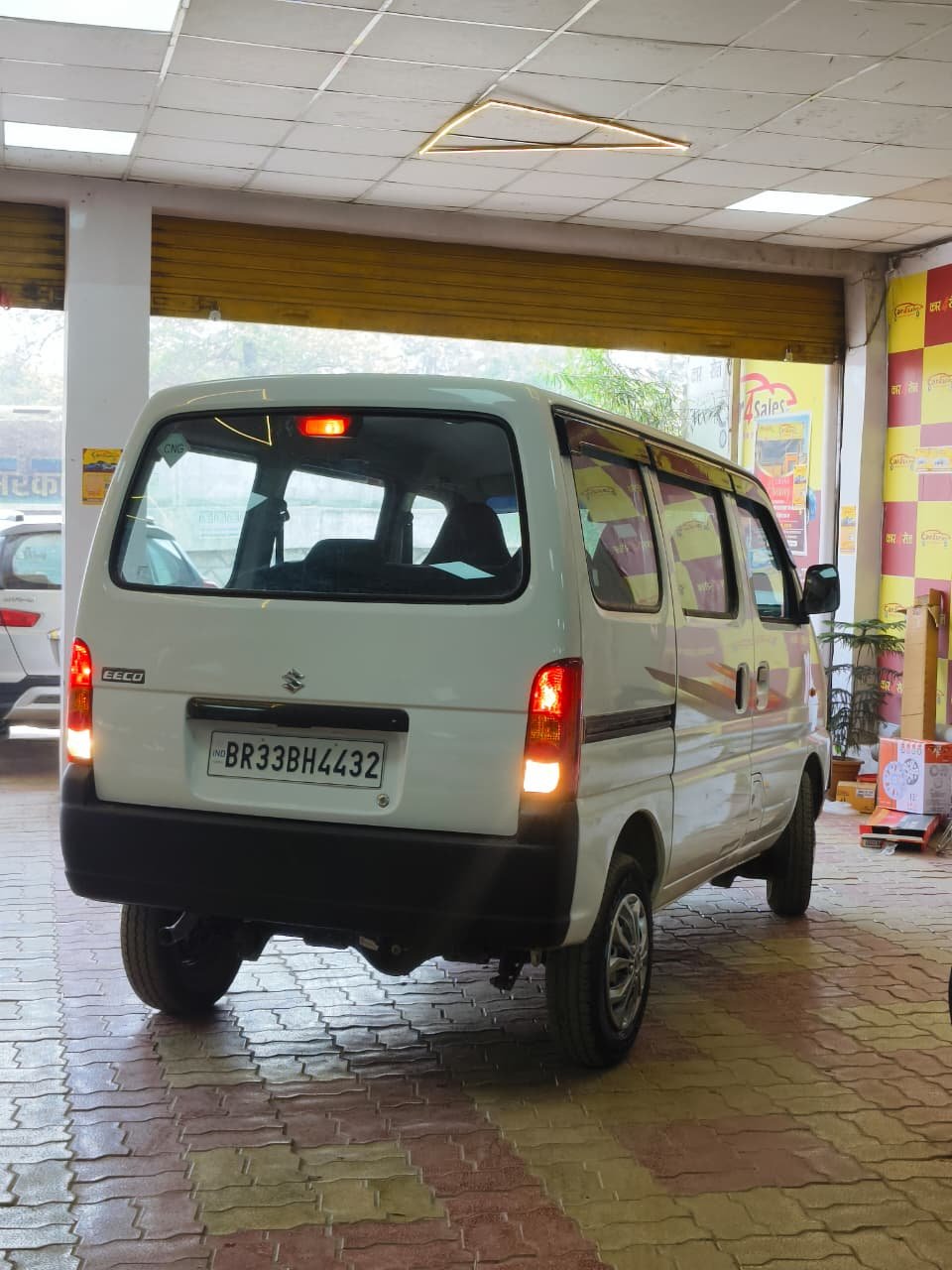 MARUTI SUZUKI EECO 5 STR  AC (O)CNG