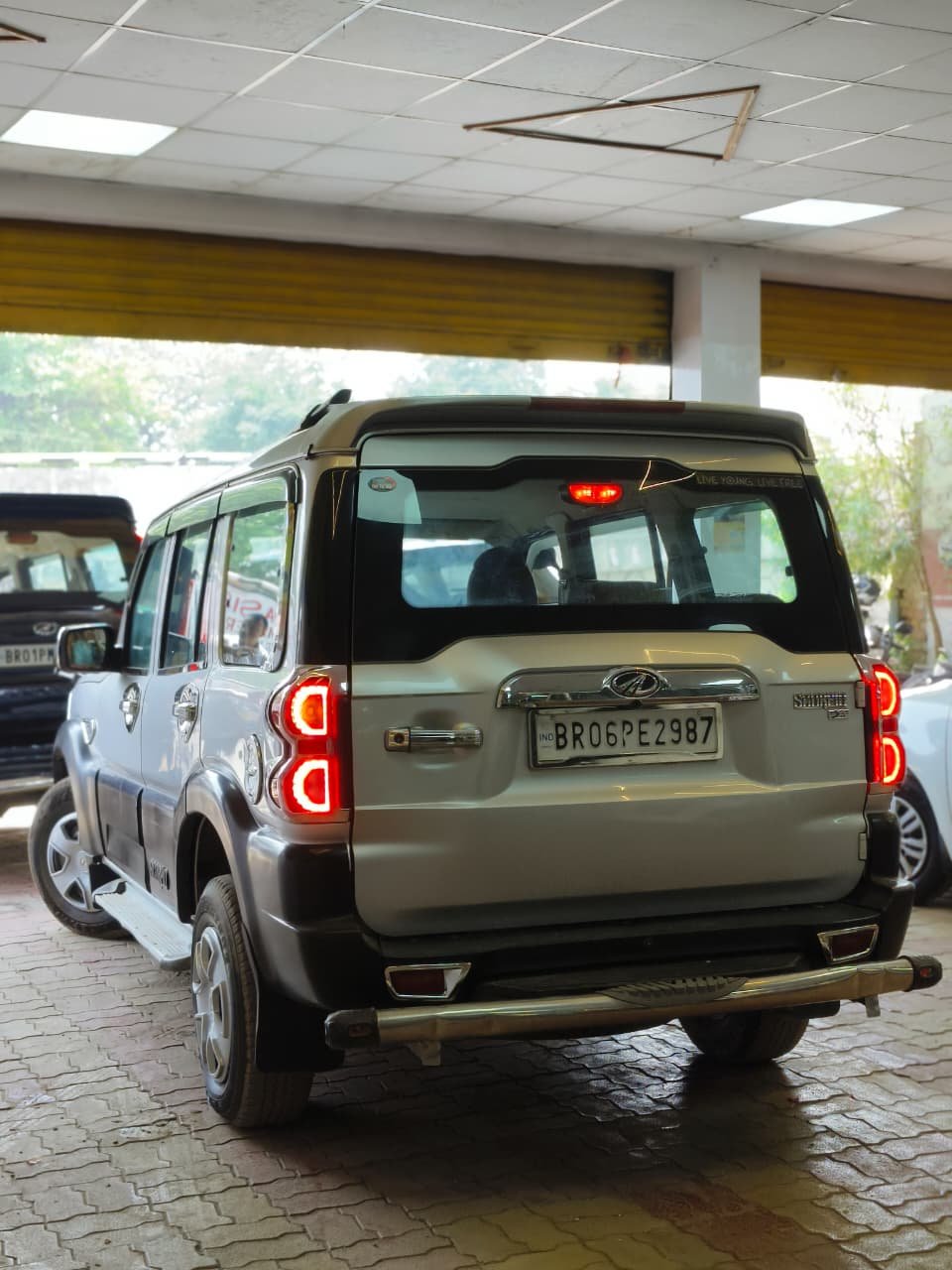 MANINDRA SCORPIO S3 MH 2WD