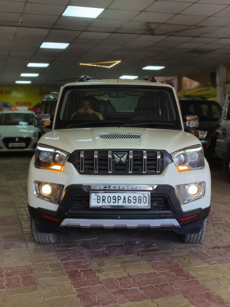 MAHINDRA SCORPIO S5 MH 2W 140