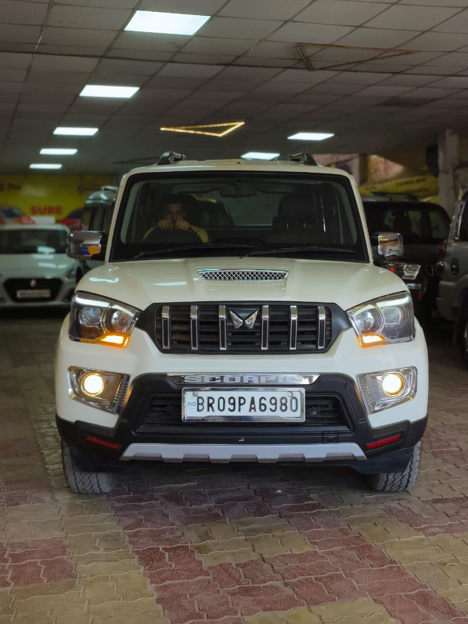 MAHINDRA SCORPIO S5 MH 2W 140