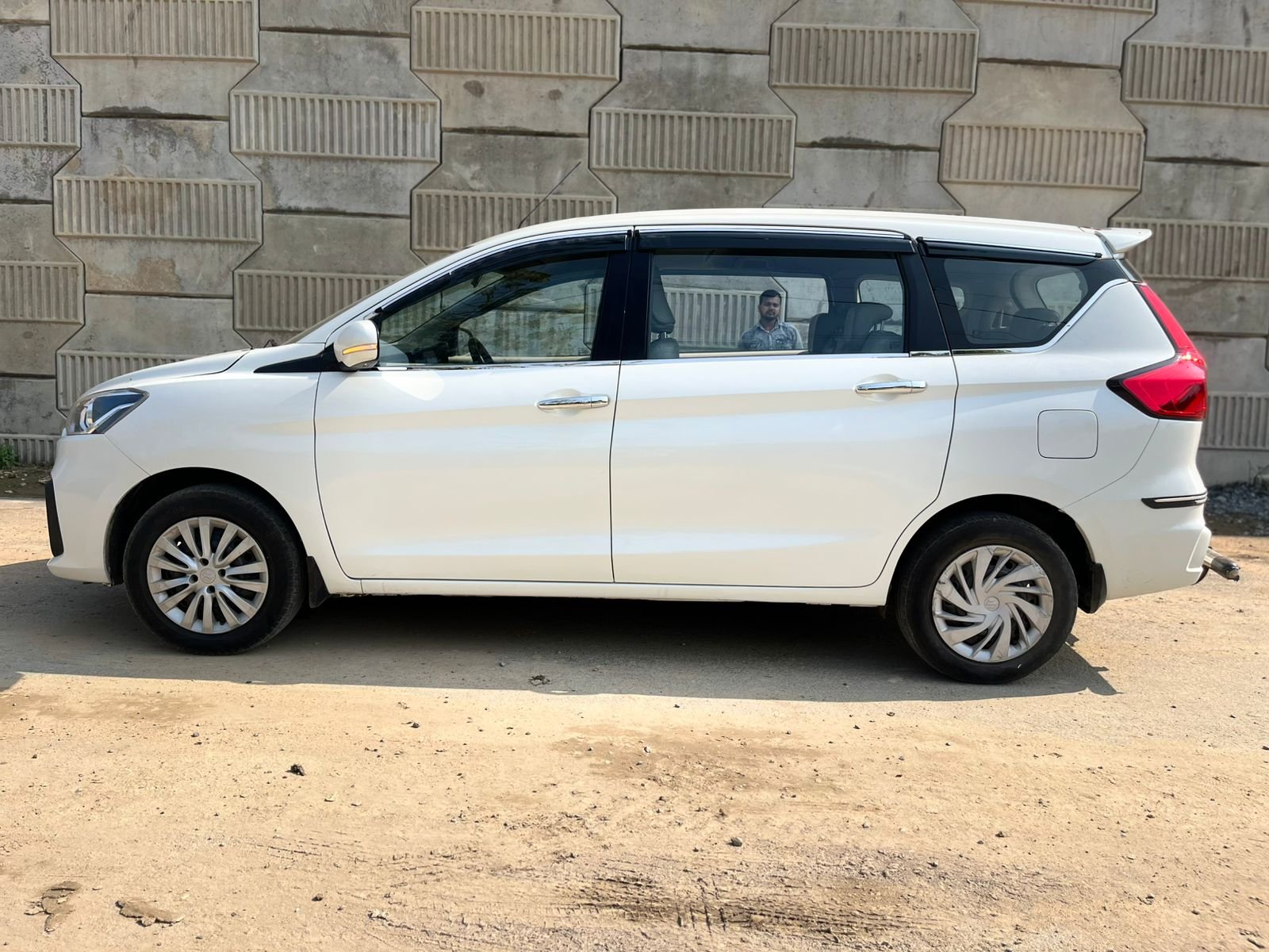 MARUTI SUZUKI ERTIGA VXI CNG 1.5L 5MT