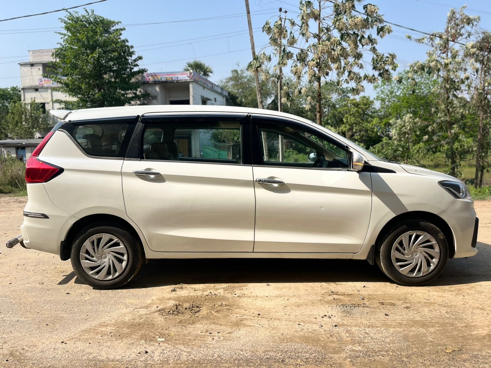 MARUTI SUZUKI ERTIGA VXI CNG 1.5L 5MT