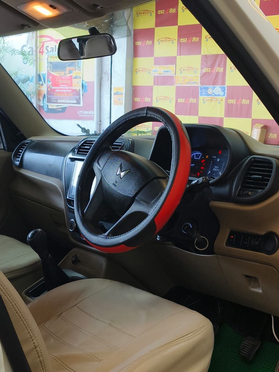 MAHINDRA BOLERO NEO N4